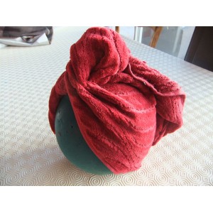 Turban cheveux rouge bordeaux